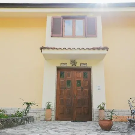 Gundi Apartment Formia